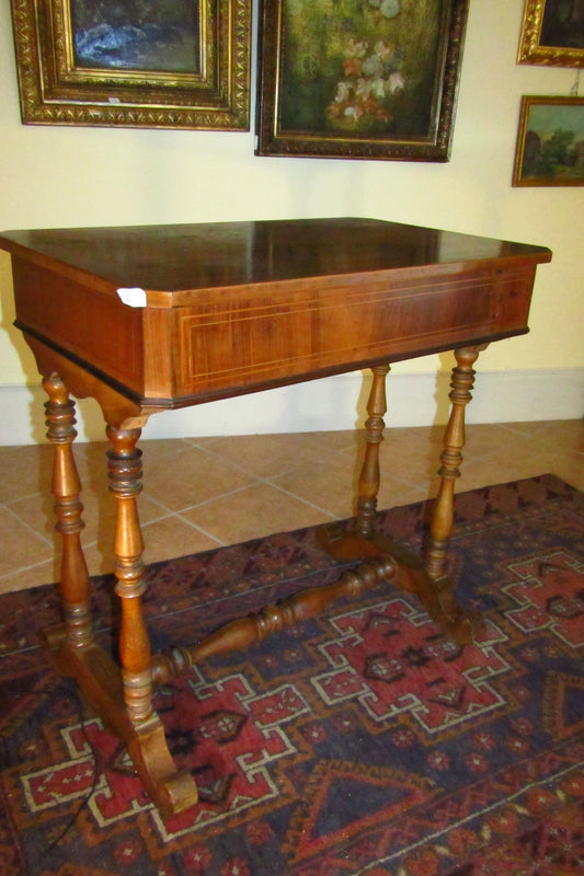 Bureau ancien de style Louis Philippe du milieu du 19ème siècle