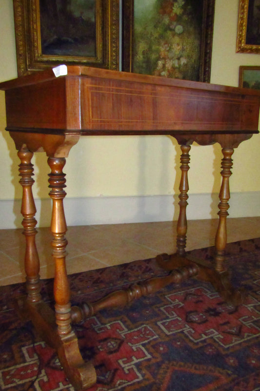 Bureau ancien de style Louis Philippe du milieu du 19ème siècle