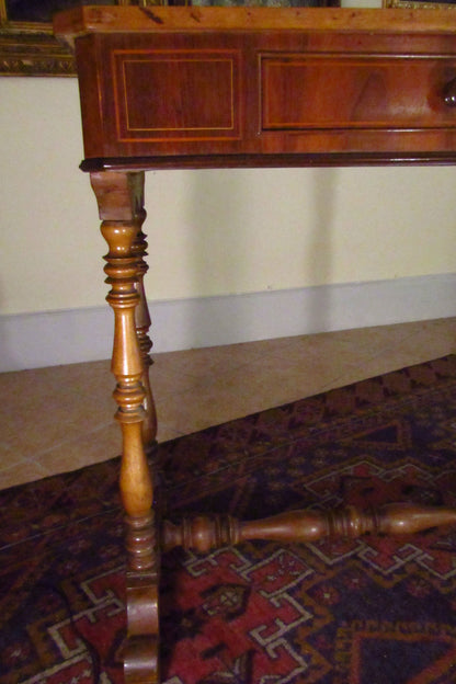 Bureau ancien de style Louis Philippe du milieu du 19ème siècle