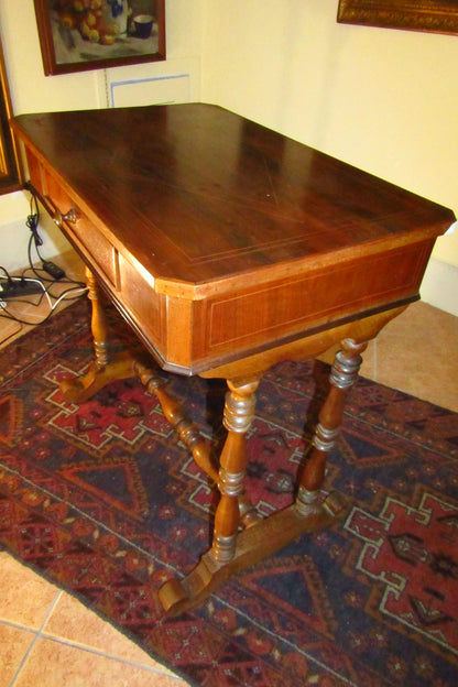 Bureau ancien de style Louis Philippe du milieu du 19ème siècle