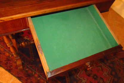 Bureau ancien de style Louis Philippe du milieu du 19ème siècle